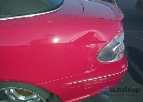 2009 Mercedes-Benz Clk 550 z USA, uszkodzony, nr VIN WDBTK72F69T104262